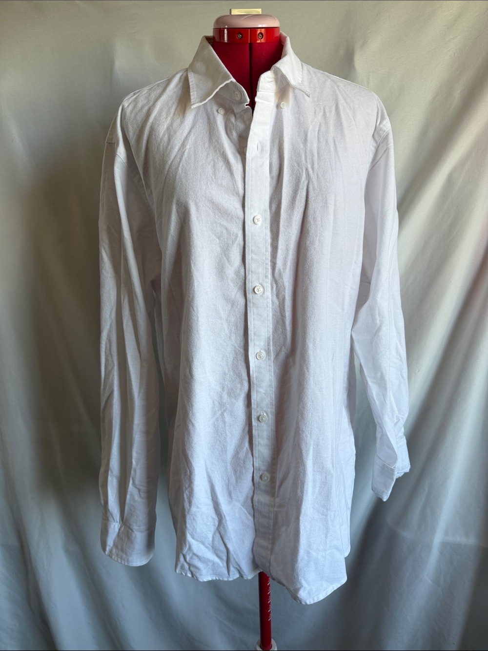 Amazon Essentials White Men's Long-Sleeve Button-Down Shirt